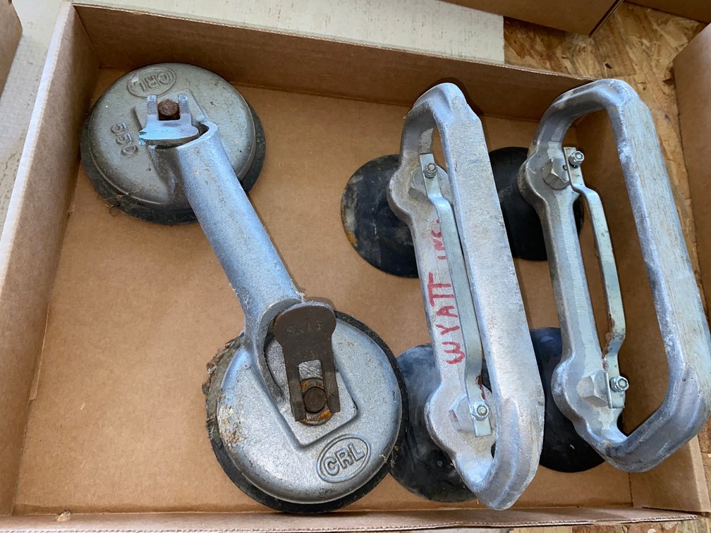 3 Dual Suction Cup Glass Lifters