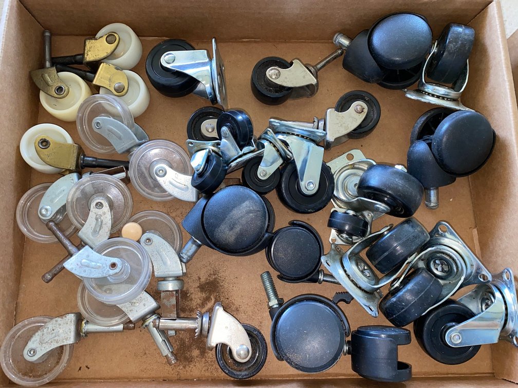 Dual-Wheel and Single-Wheel Caster Wheels