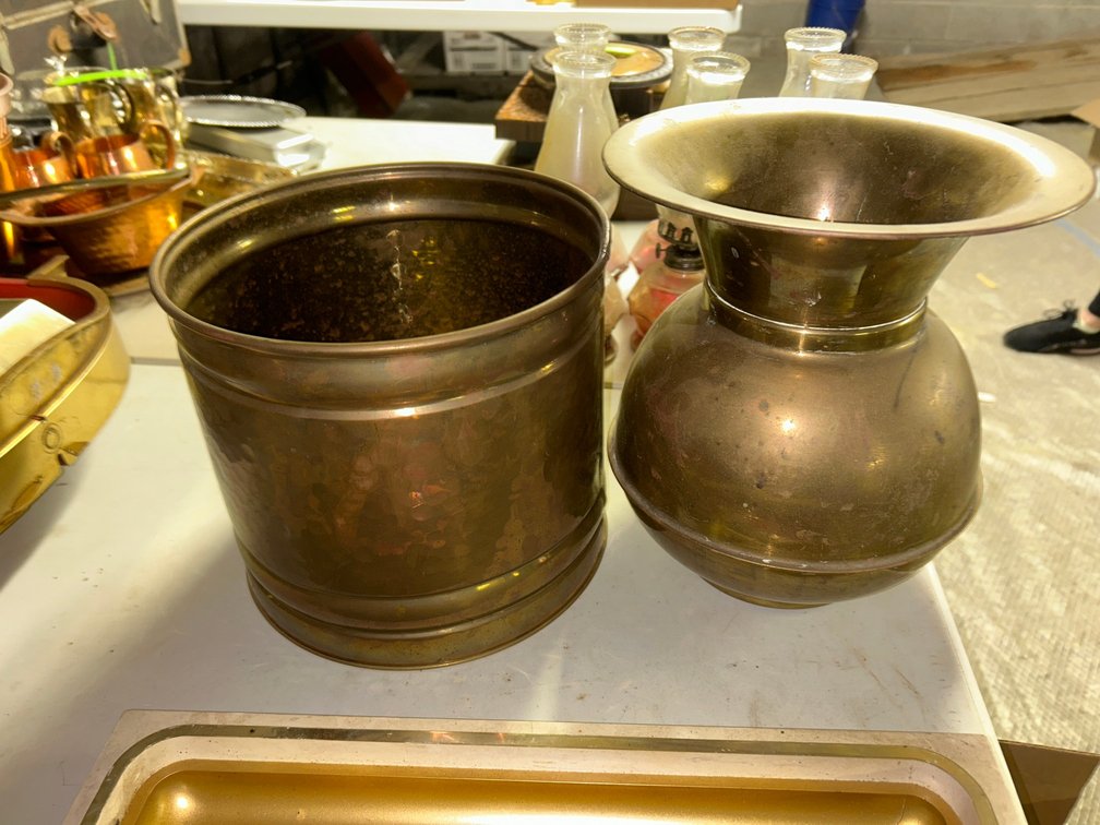 Brass-like spittoon and planter