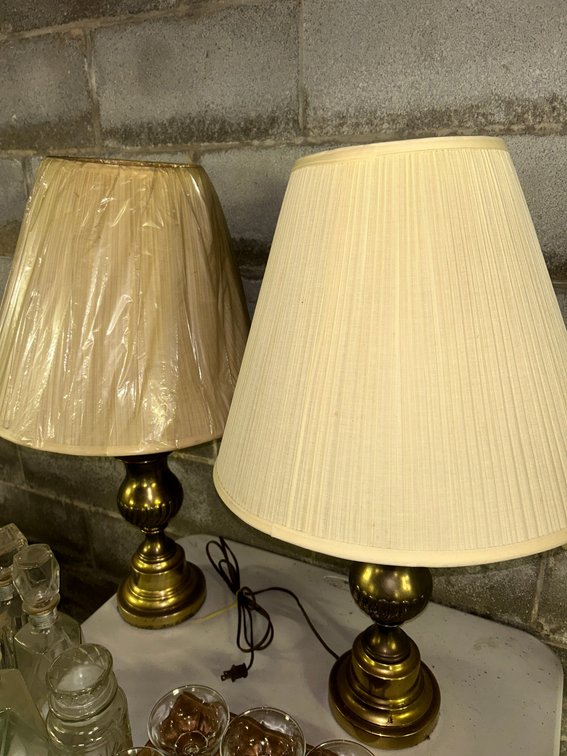 2 Brass-like lamps
