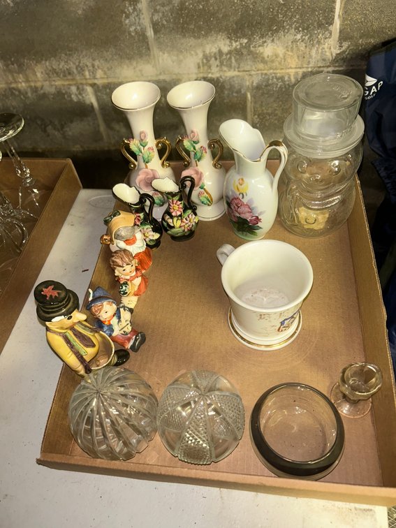 Decorative vases, snowman cookie jar