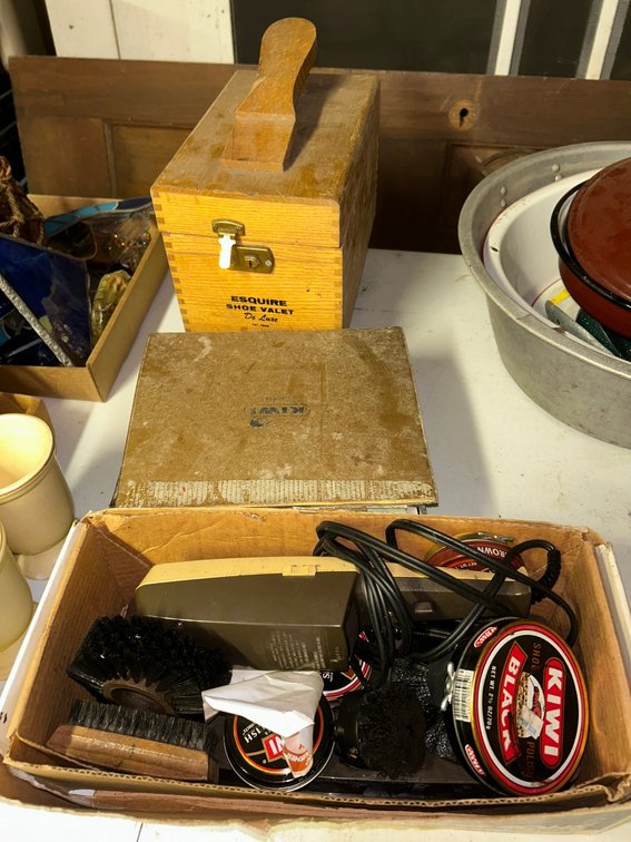 Wooden Esquire shoe valet, electric shoe polisher