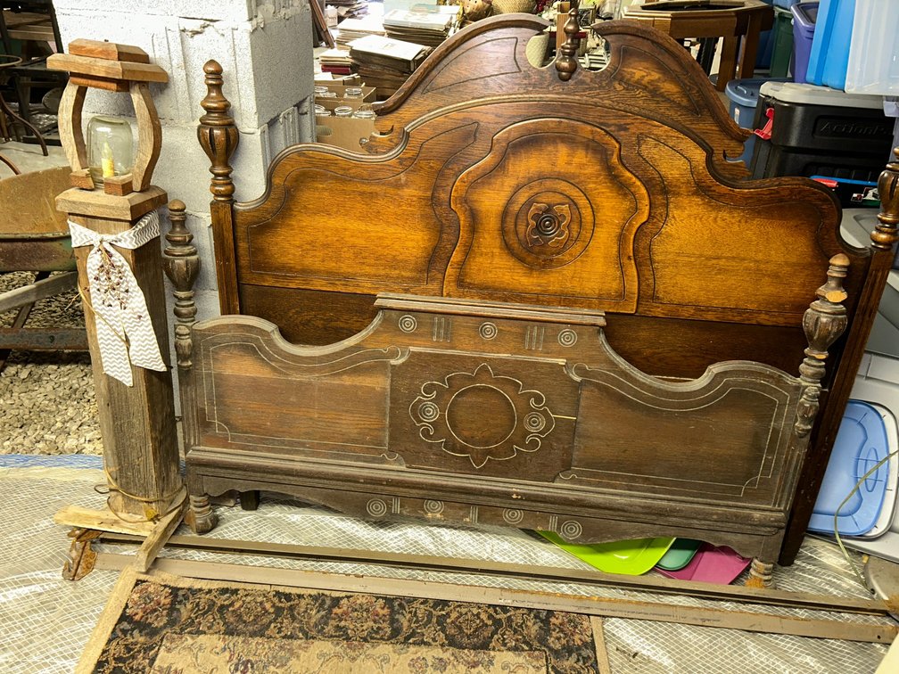 Colorful floor lamp, headboard and footboard, side rails, wooden decorative porch decoration