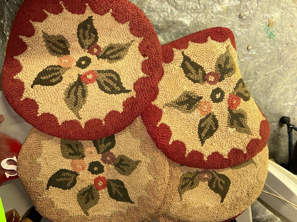 Hand hooked seat cushions