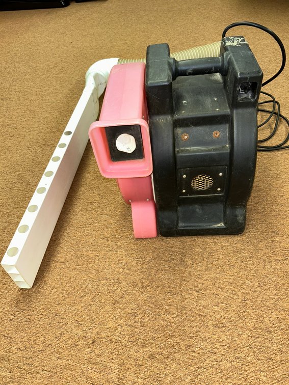 Inground liner installation vacuum-1 vacuum and 2 suction tubes-used and works