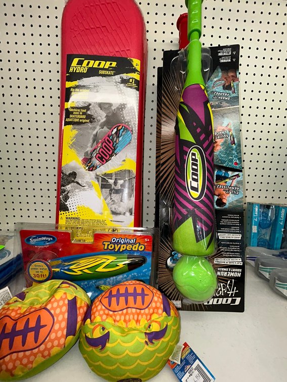 8 Assorted toys