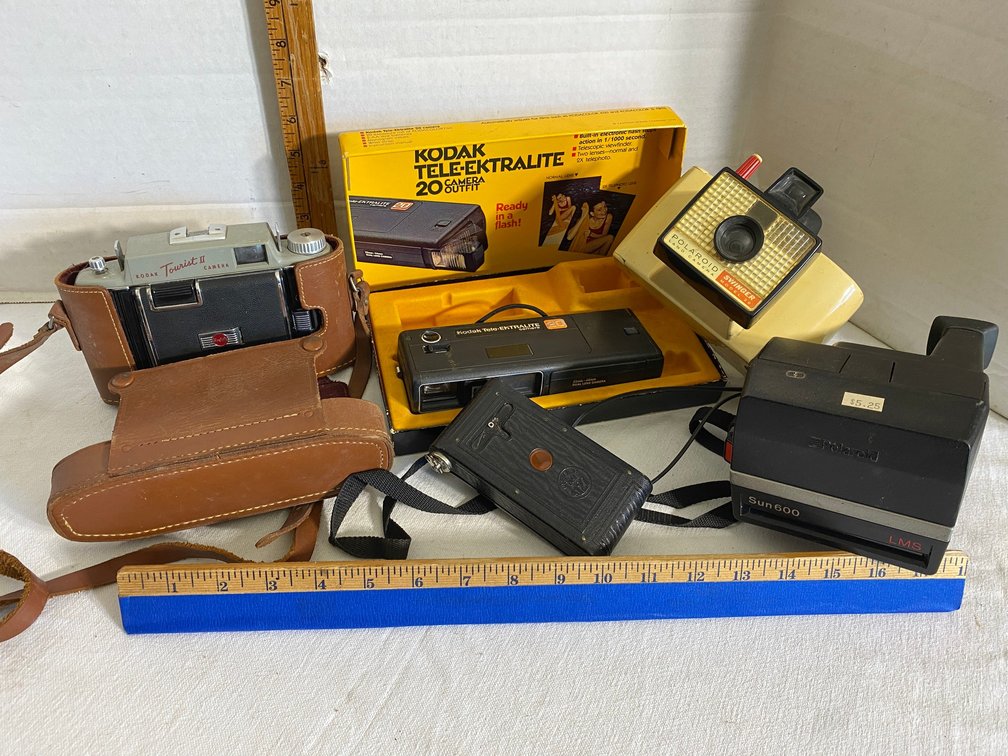 Vintage cameras-Kodak Tourist 2, Kodak Tele-Ektralite, Polaroid Land camera Swinger model 20, Sun model 600