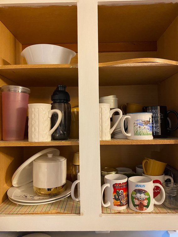 Coffee mugs, plates