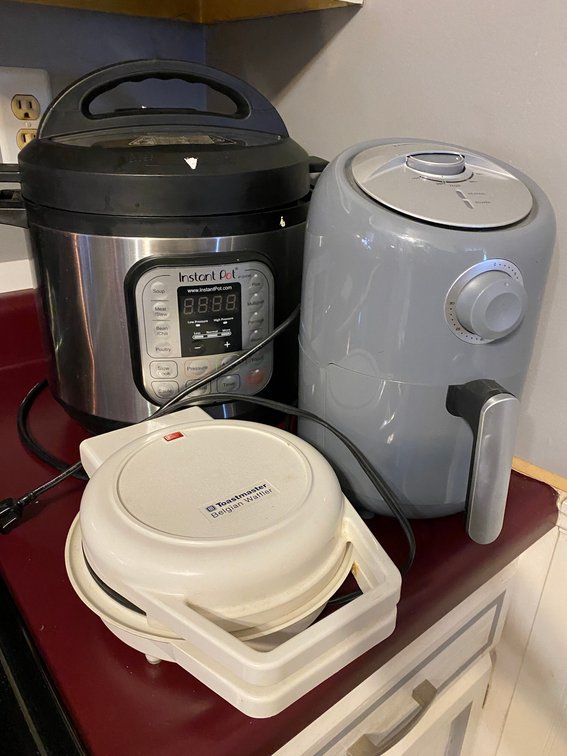 Insta-Pot, Farberware air fryer, Toastmaster Belgian waffle maker