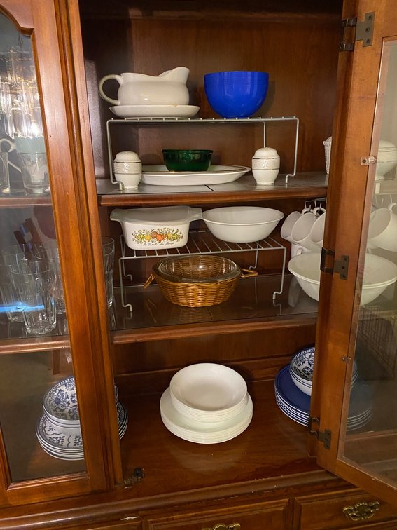 Contents of China cabinet