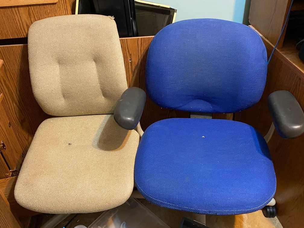 2 Rolling office chairs