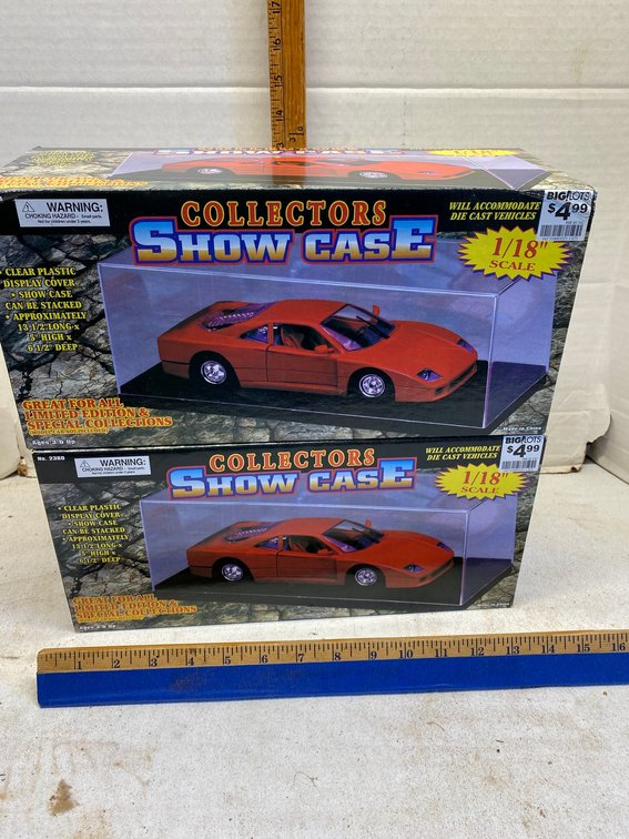2 Plastic showcases for cars and trucks-for 1/18 scale