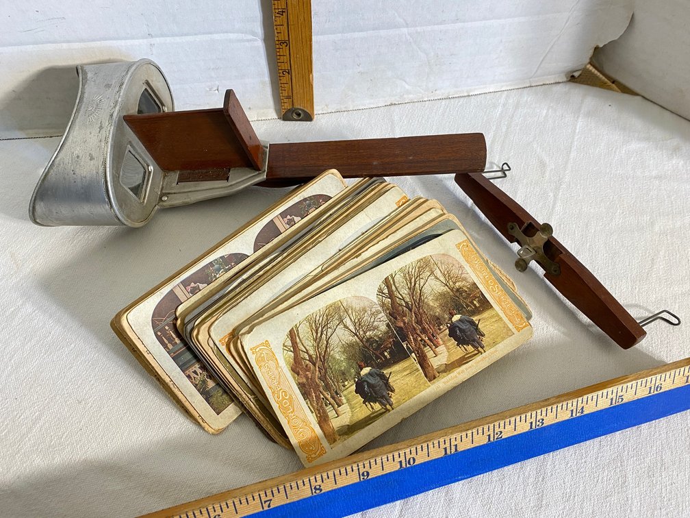 Antique stereoscope with viewing cards