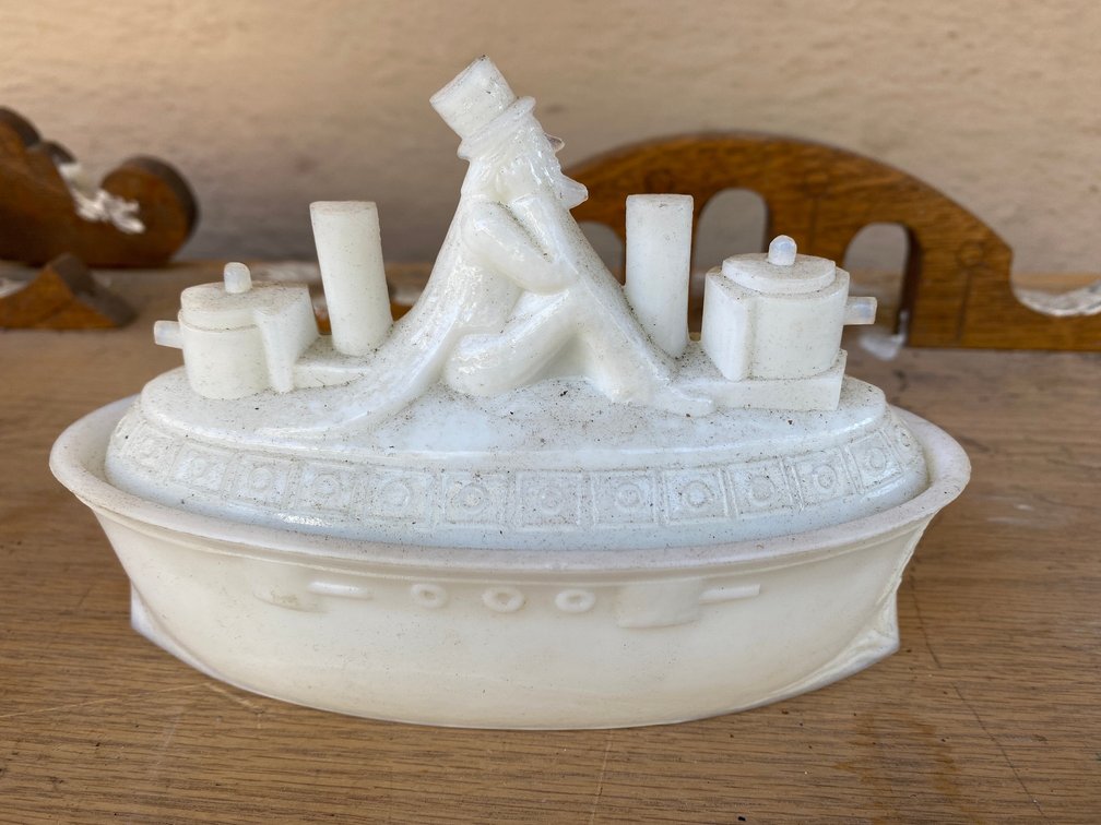 Uncle Sam on ship white glass bowl