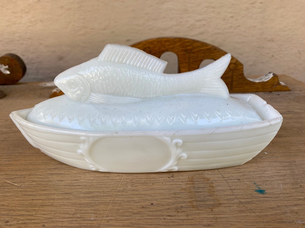Fish boat white glass bowl