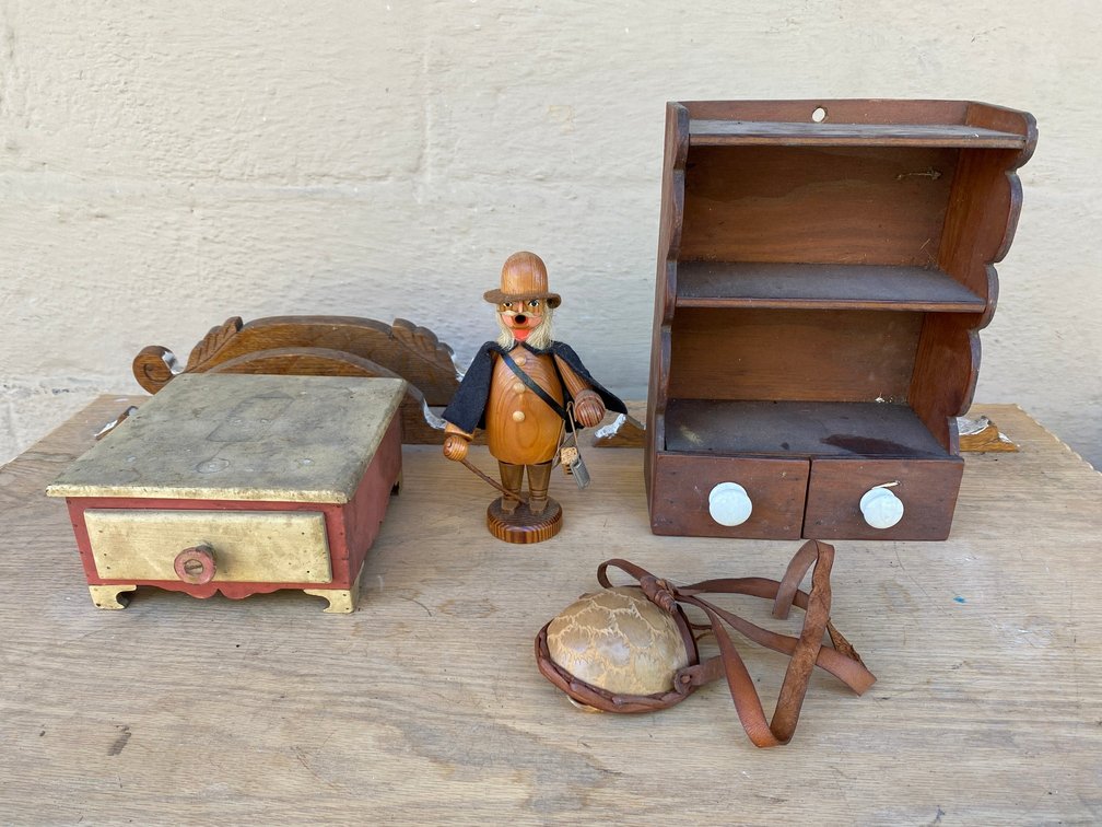Primitives including shelf with one drawer, misc.