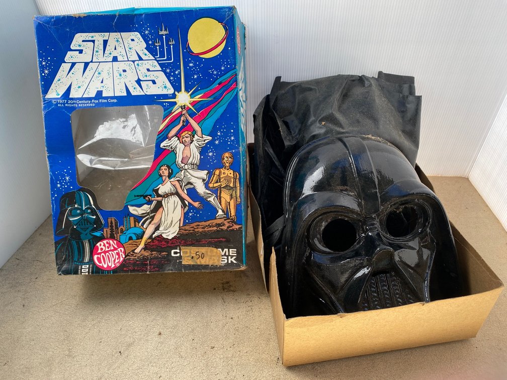 Star Wars Darth Vader mask in box