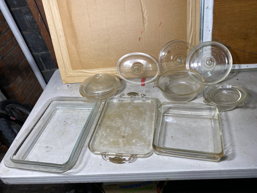 Glass cookware items