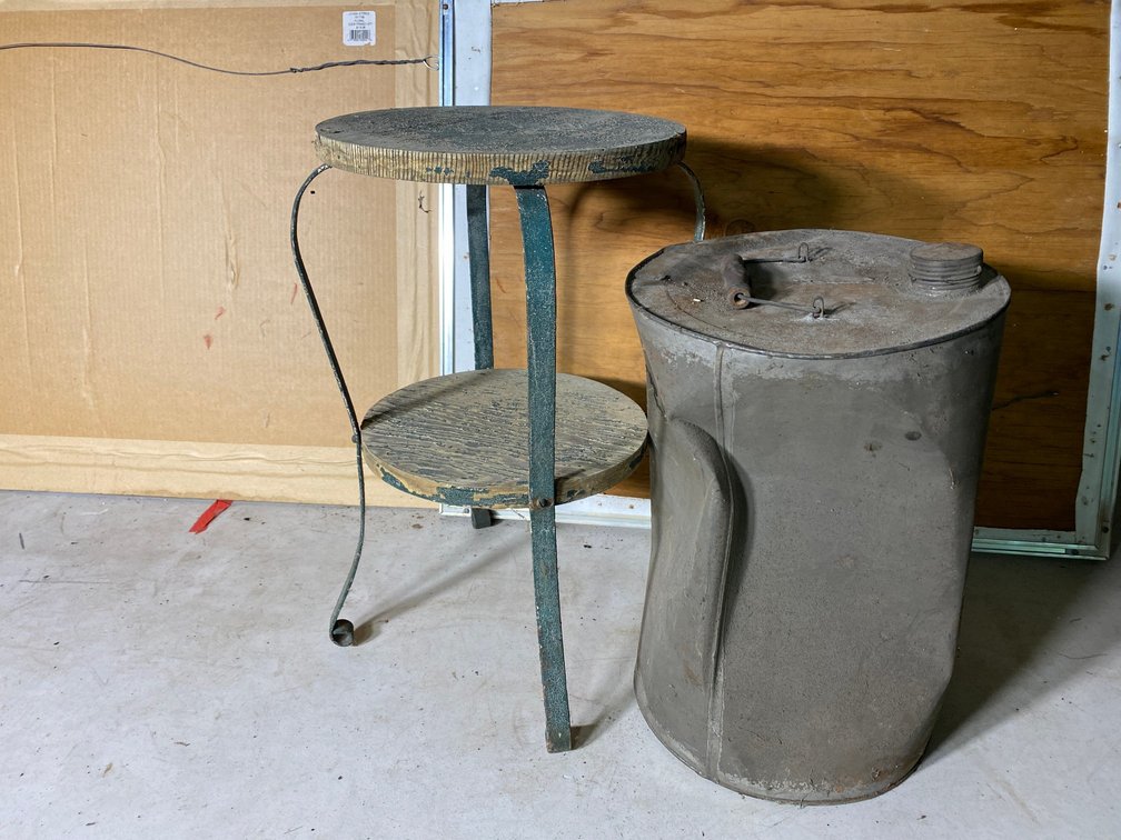 Metal plant stand, can