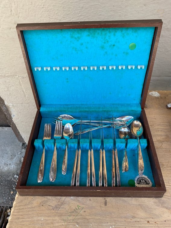 Flatware set in box