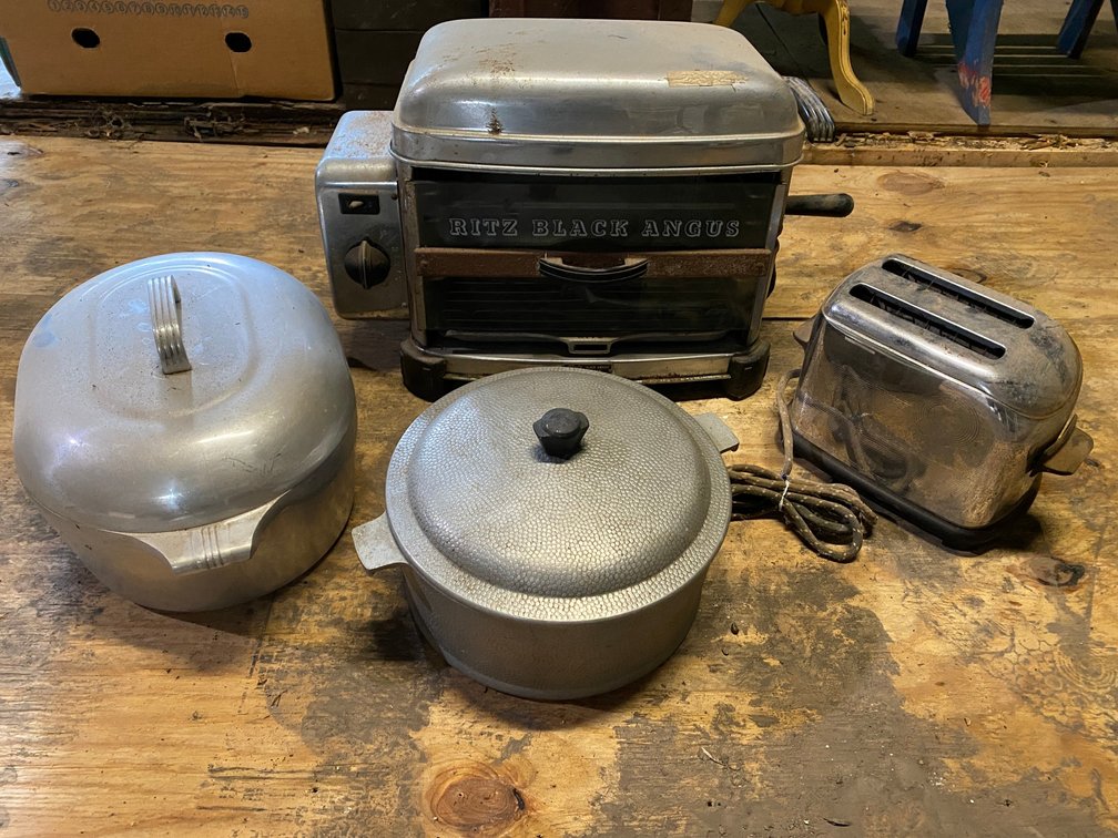 Aluminum cookware, toaster, toaster oven-some Wagner