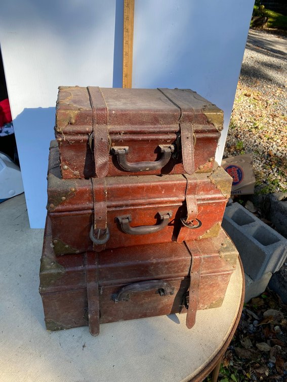 Vintage suitcase set of 3