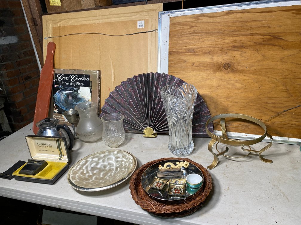 Electric razor, hand fan, glass vases, misc.