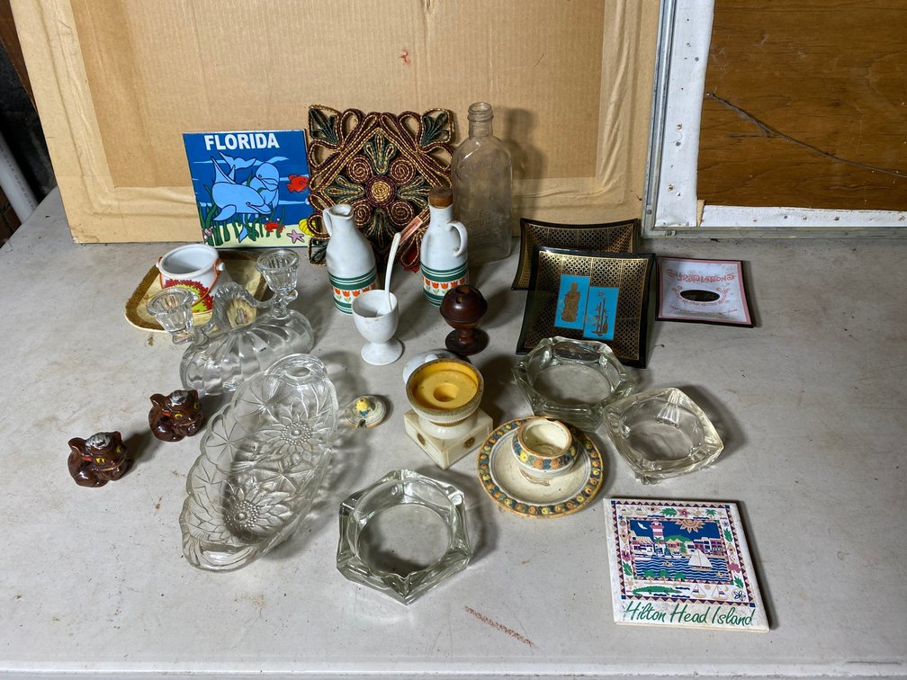 Glassware, dishes, ashtrays, etc.