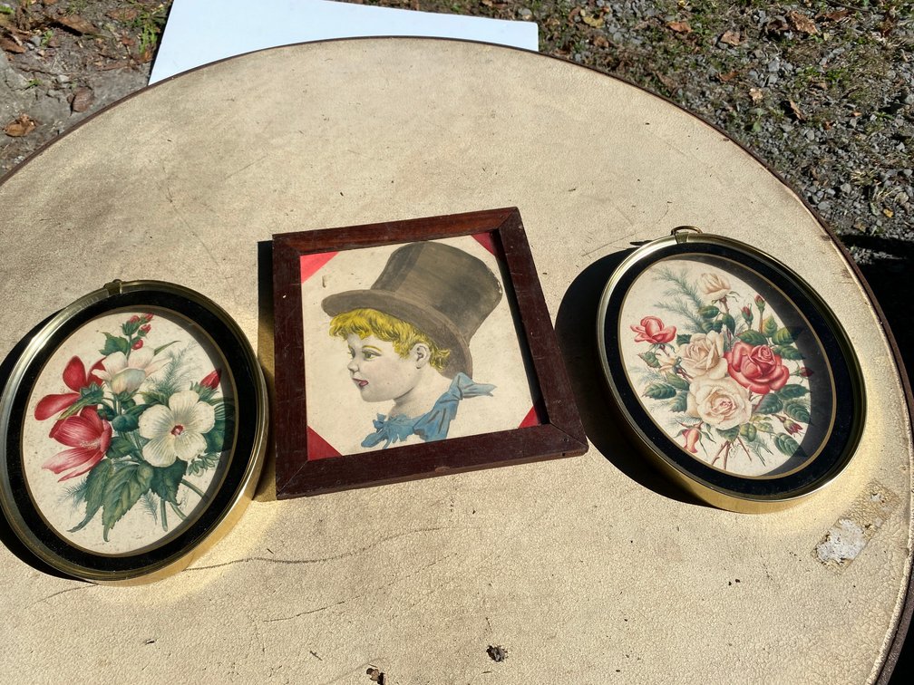 3 Vintage wall hangings