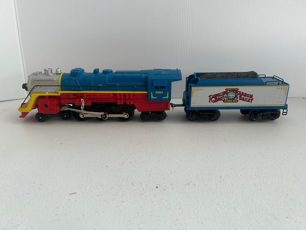 Lionel 4-6-4 Hudson 3004 painted in circus Ringling Bros. Barnum & Bailey