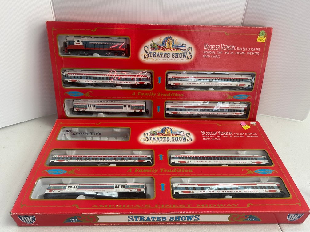 2 Strate's Shows theme passenger train sets