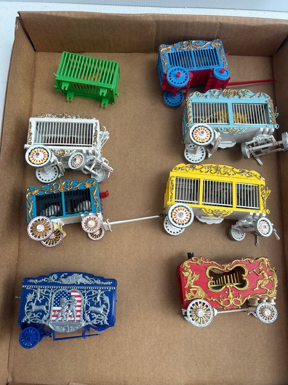Selection of 1:48 scale circus wagons