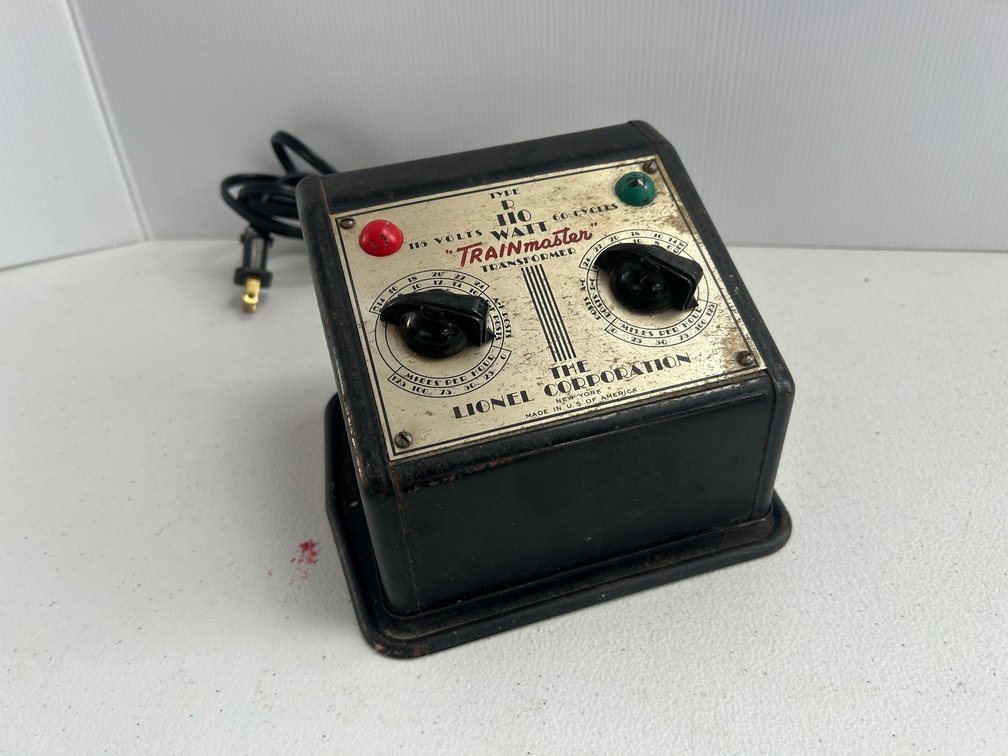 Lionel type R 110 watt Train Master transformer