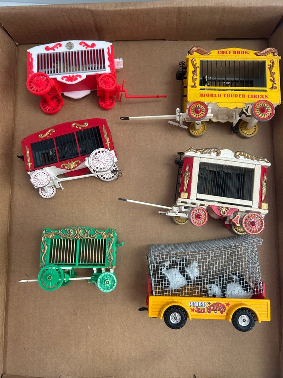 Selection of O Scale circus wagon animal cages