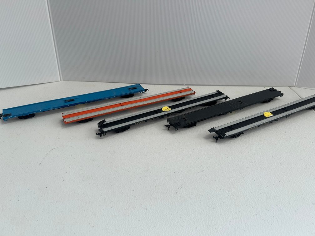 Selection of HO Scale flat cars