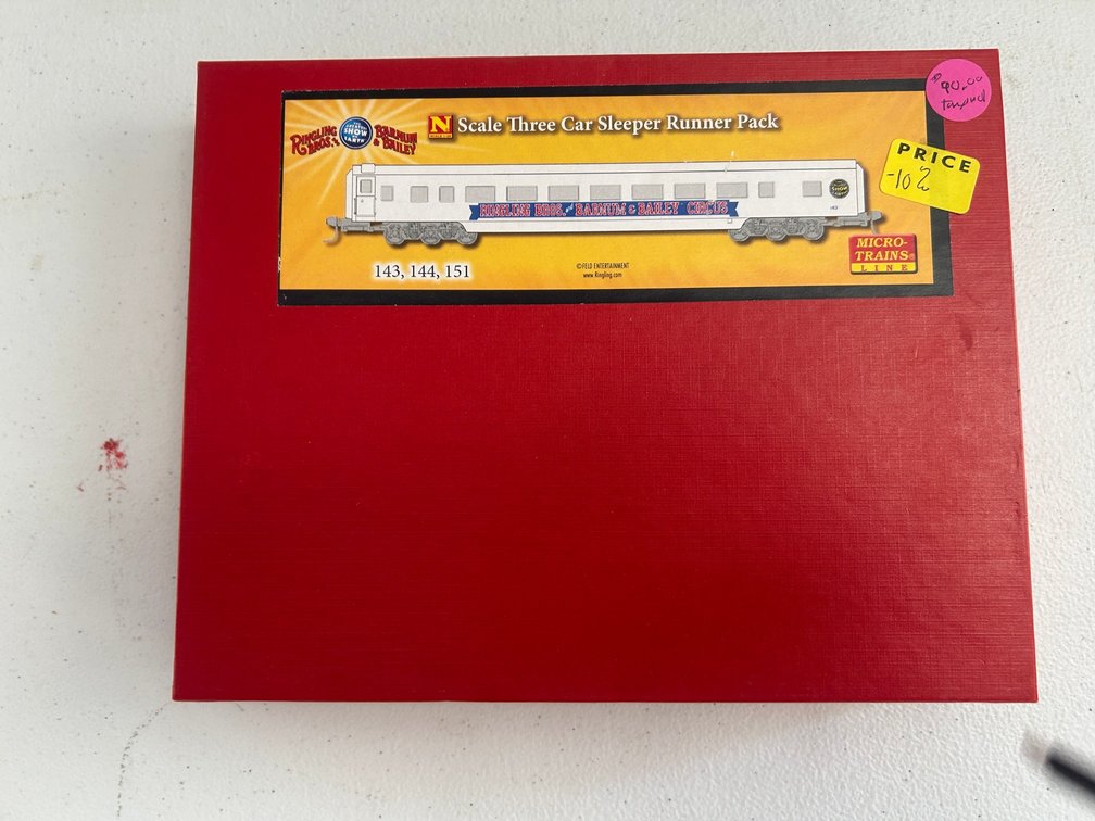 Micro-Trains sleeper car set