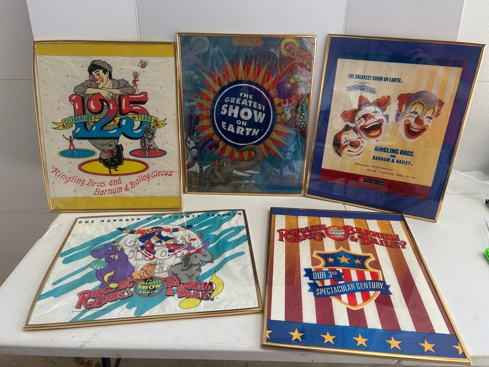Circus memorabilia-shopping/goodie bags