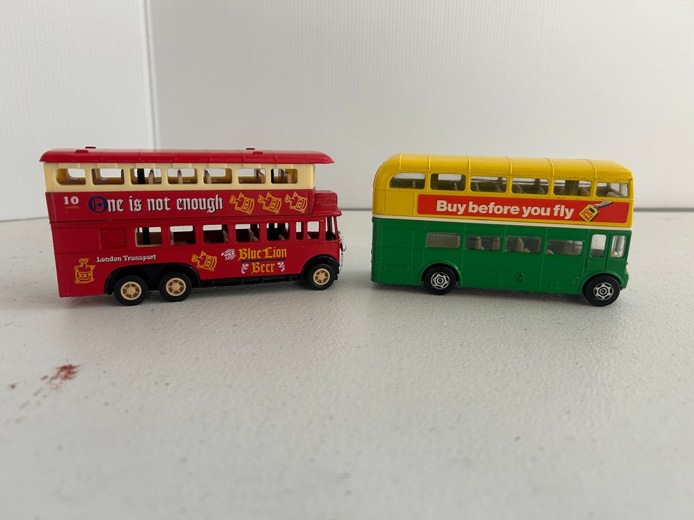 2 Double-decker bus die cast models