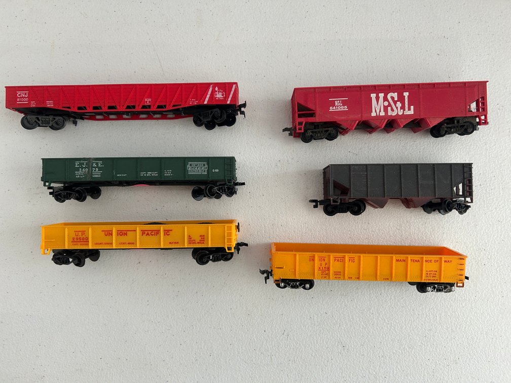 Selection of HO Scale rolling stock
