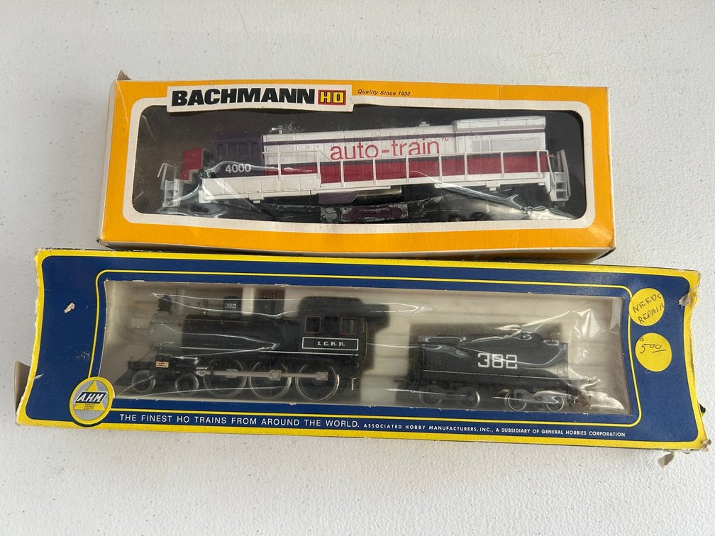 2 HO Scale locomotives
