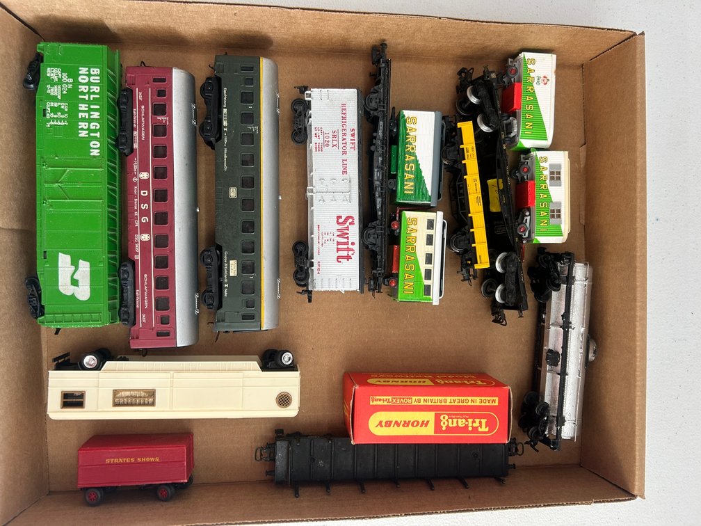 Selection of HO Scale rolling stock