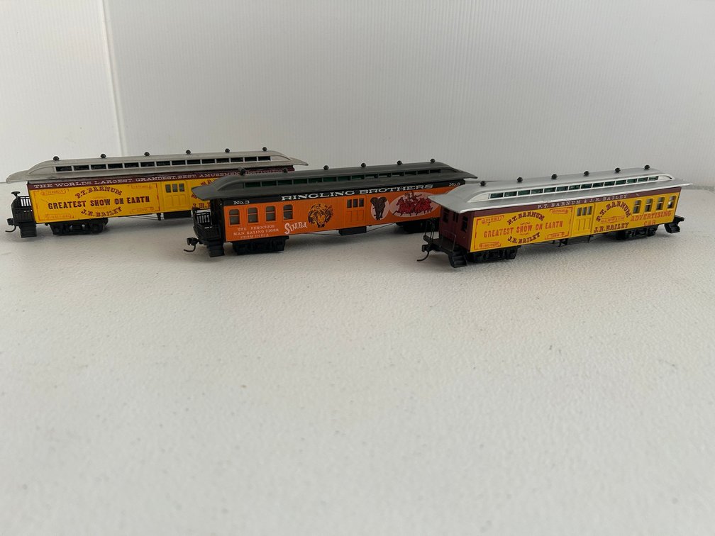 Selection of HO Scale passenger cars-circus theme