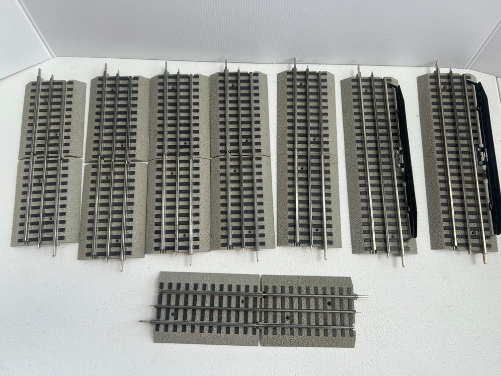Selection of Lionel fast track
