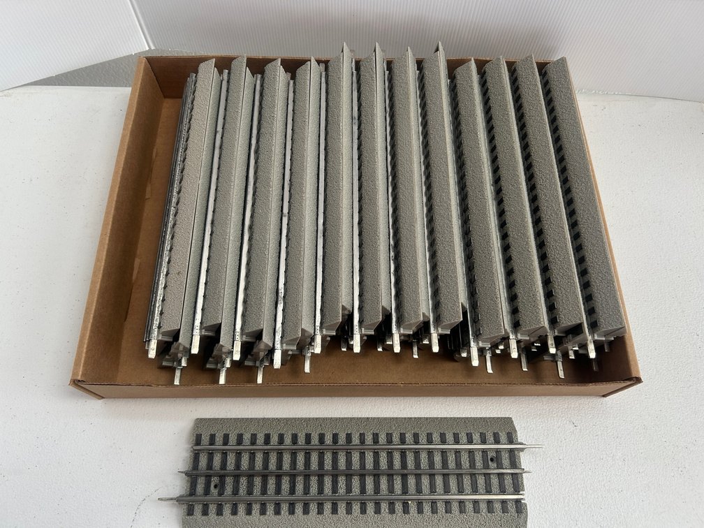 25 Pieces of 10" Lionel fast track
