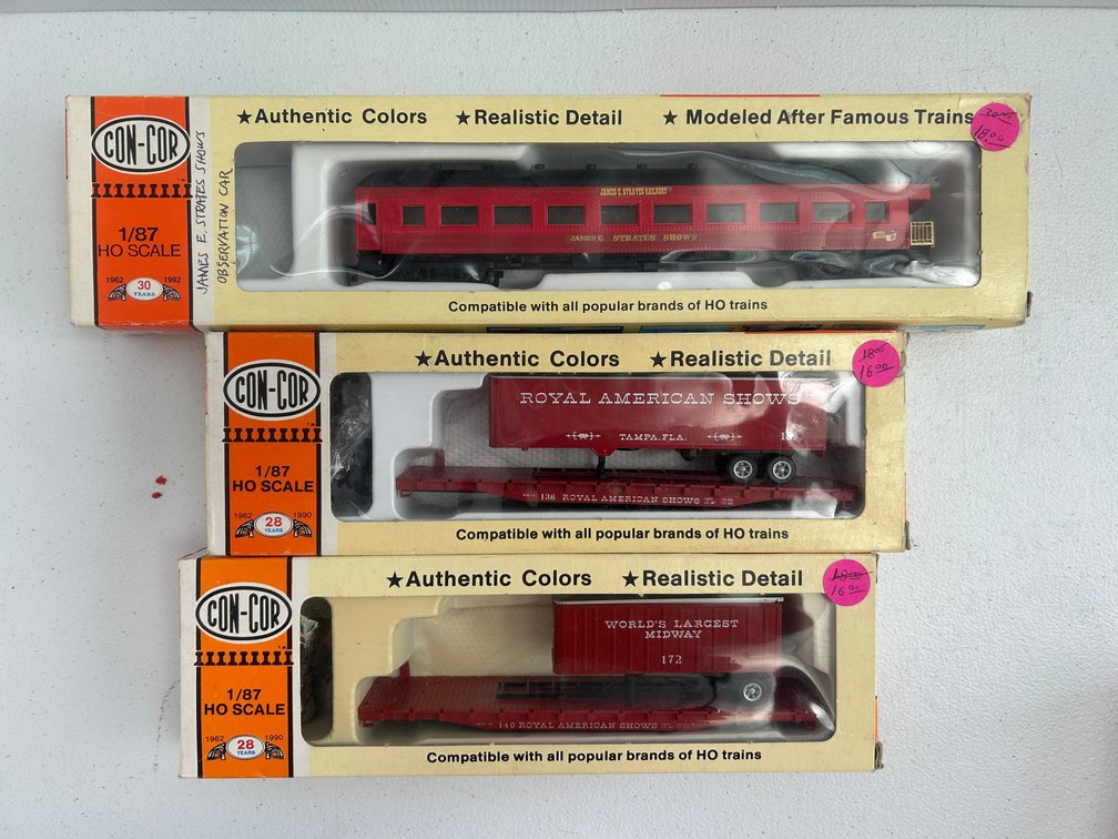 Selection of Con-Cor brand HO Scale cars