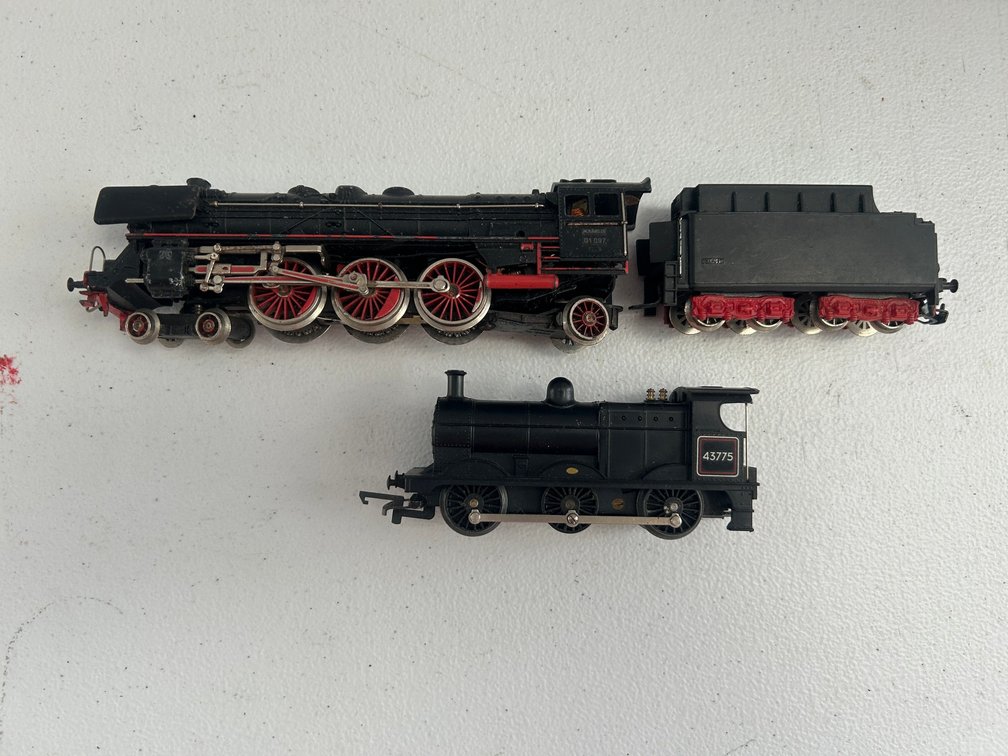 2 European HO Scale locomotives