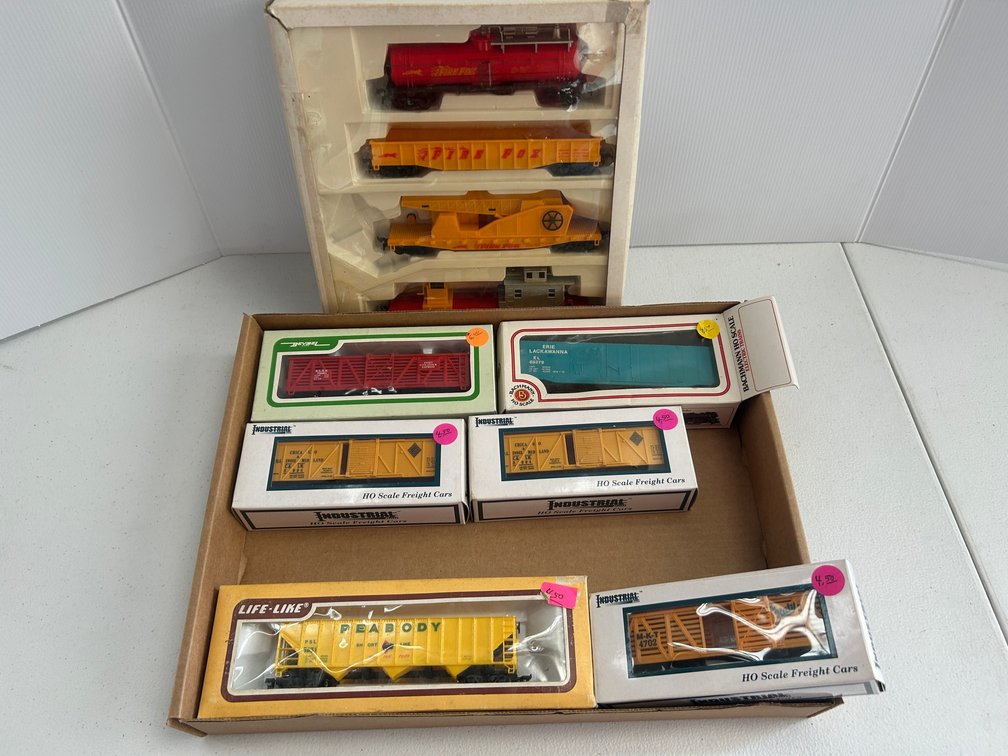 Selection of HO Scale rolling stock