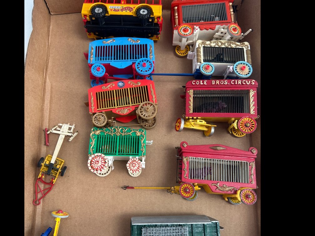 Selection of O Scale circus wagons-mainly animal cages