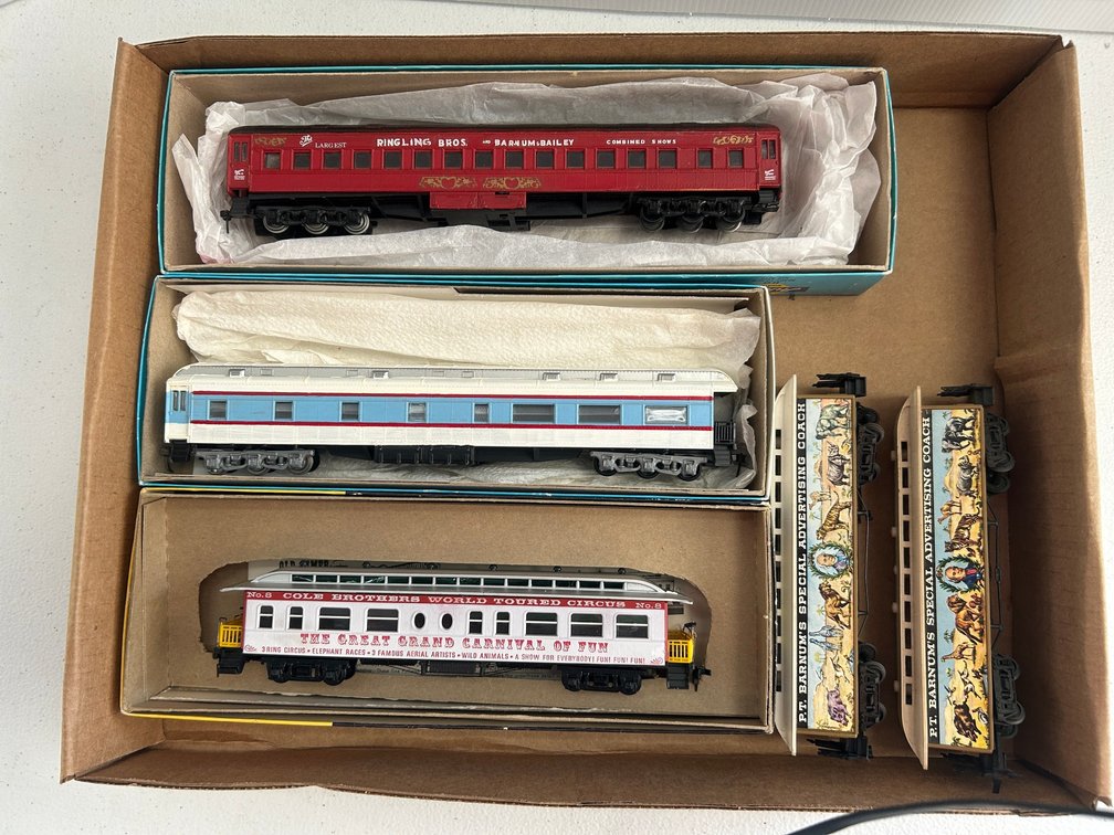 Selection of HO Scale passenger cars