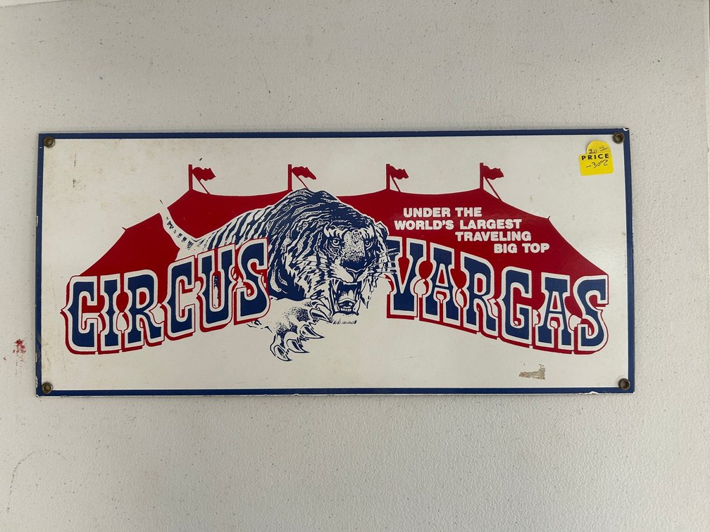 Metal Circus Vargas sign